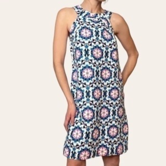 crown & ivy Dresses & Skirts - Crown & Ivy Bali Adventure Geometric Mandala Print Sleeveless Shift Dress